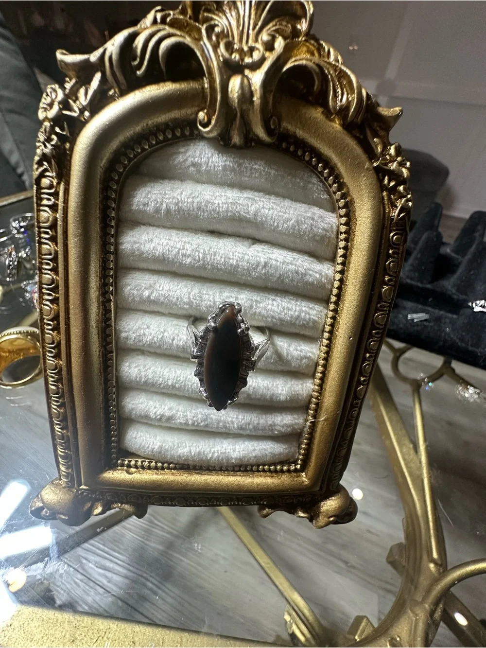 18k HHE mark costume ring